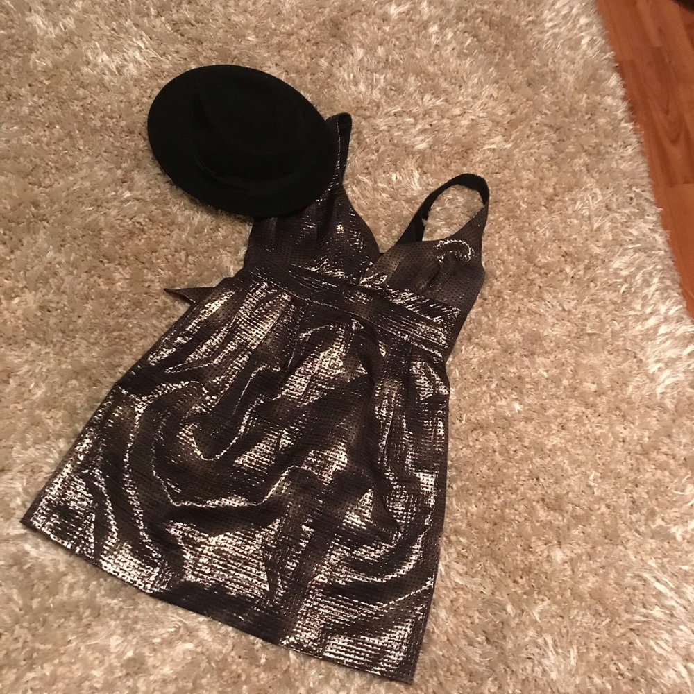5/48 Gold Dress with Giant Bow! Classy & Sexy
